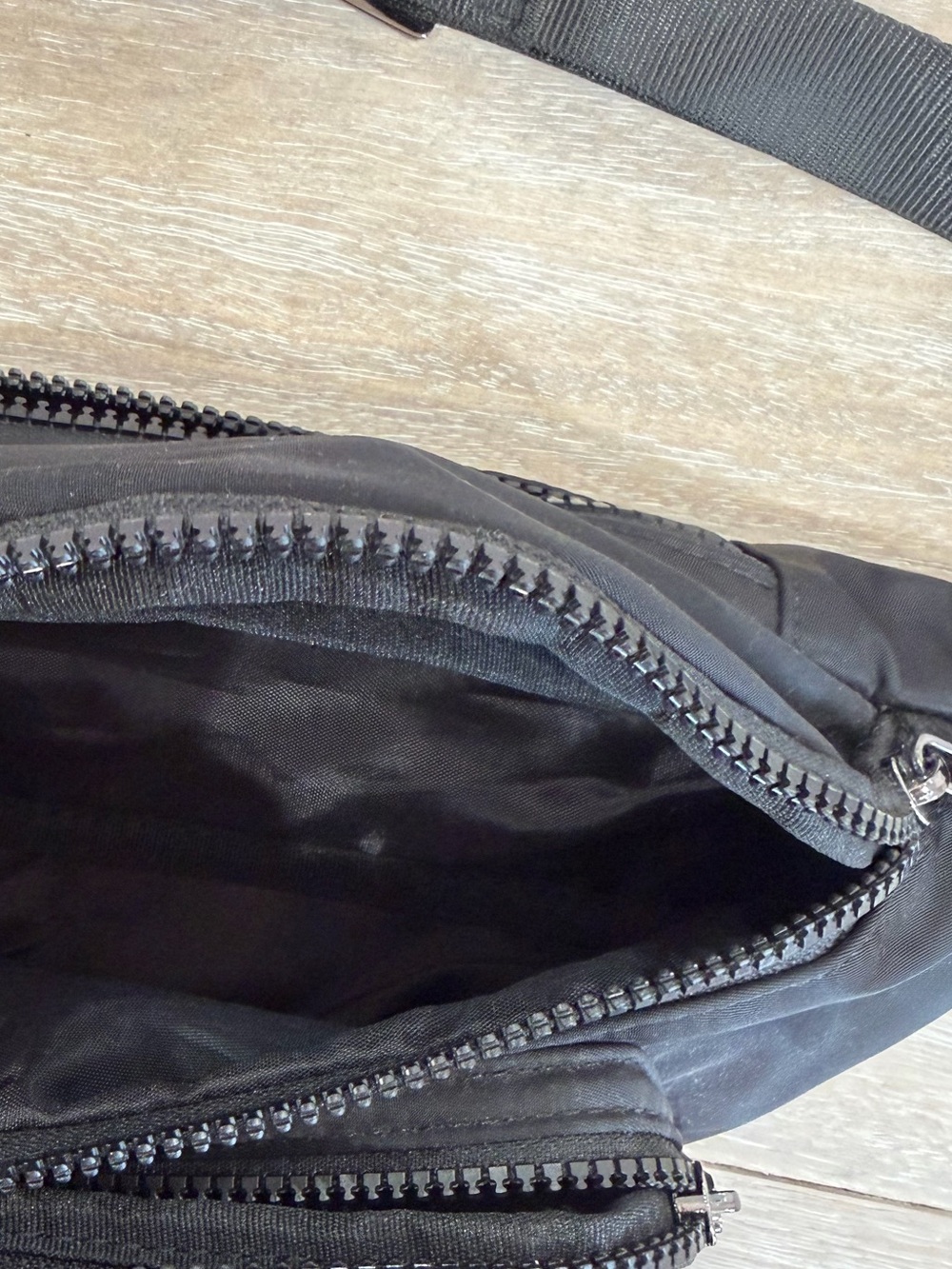 ALO Yoga Belt Bag - Picture 6 of 10